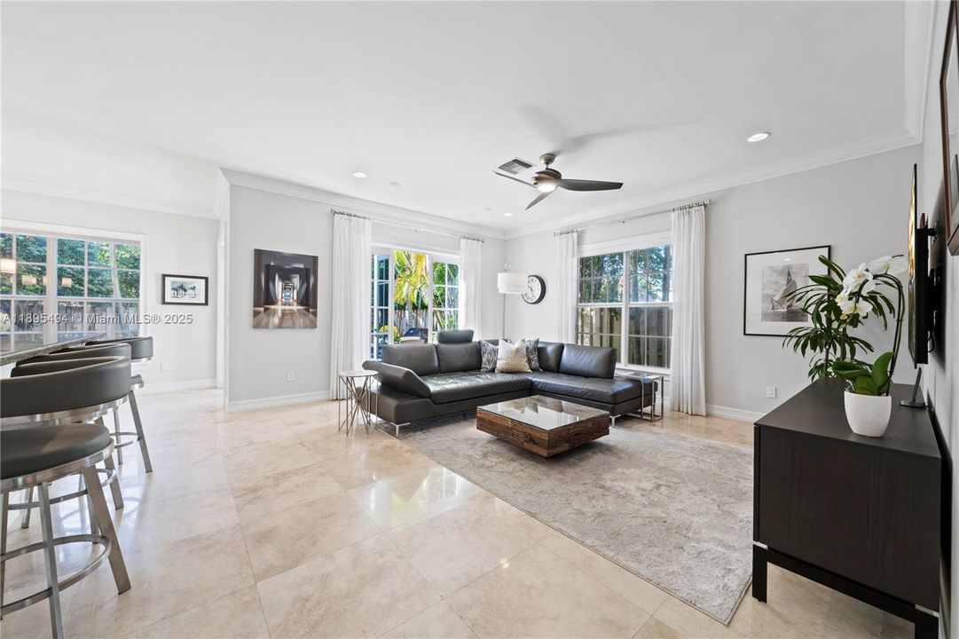 Active With Contract: $2,295,000 (5 beds, 4 baths, 3140 Square Feet)