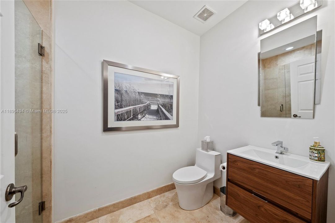 Active With Contract: $2,295,000 (5 beds, 4 baths, 3140 Square Feet)