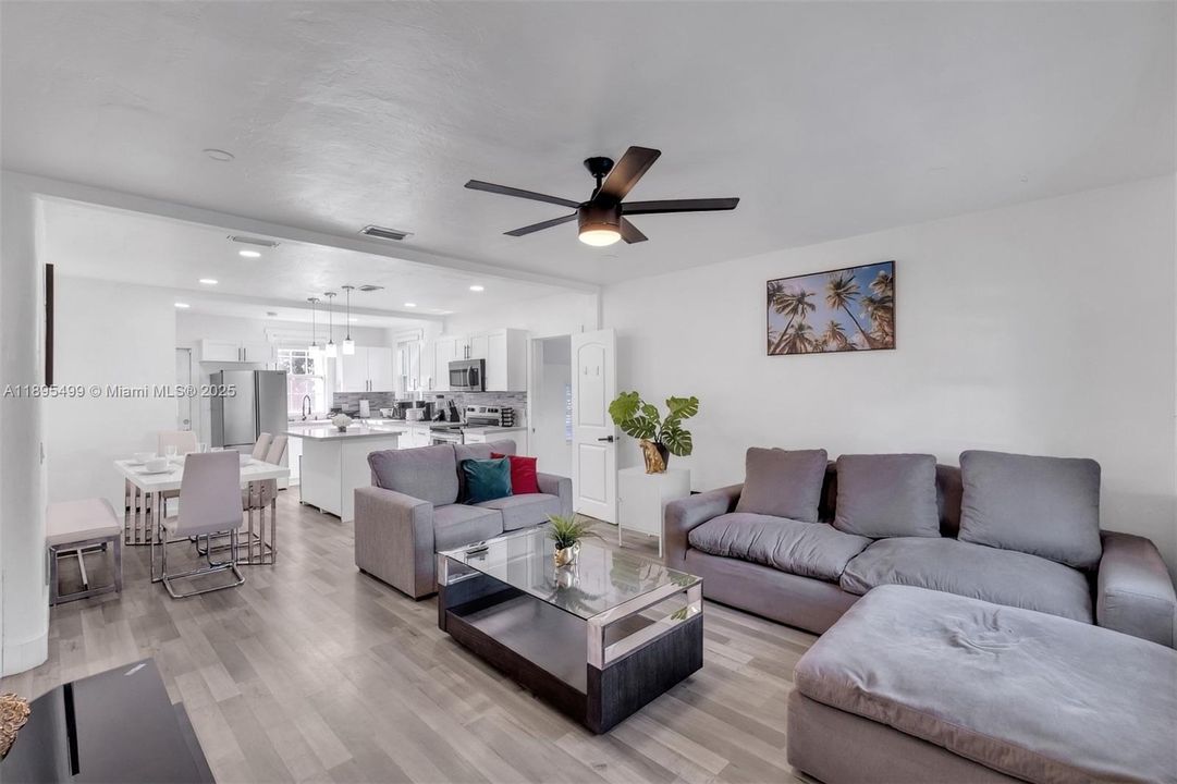 Active With Contract: $449,990 (3 beds, 1 baths, 1135 Square Feet)