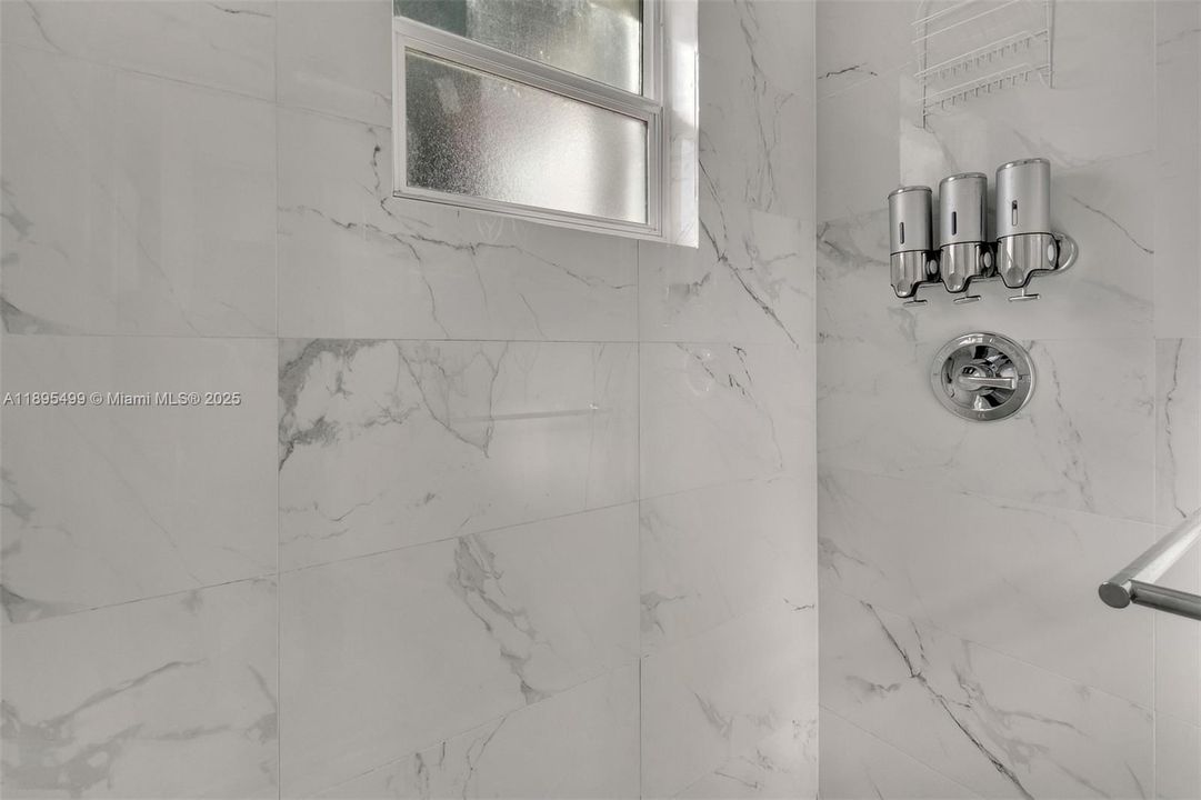 Active With Contract: $449,990 (3 beds, 1 baths, 1135 Square Feet)