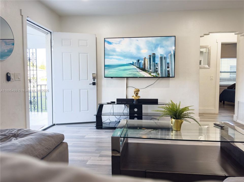 Active With Contract: $449,990 (3 beds, 1 baths, 1135 Square Feet)