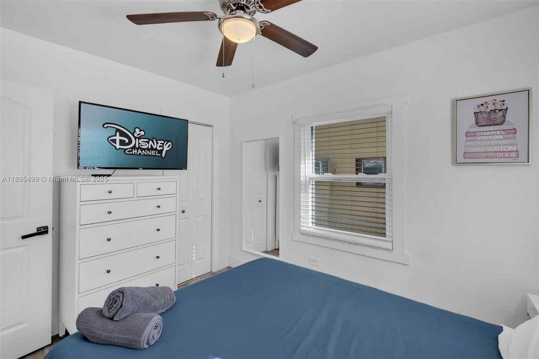 Active With Contract: $449,990 (3 beds, 1 baths, 1135 Square Feet)