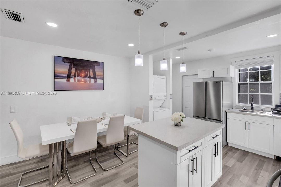 Active With Contract: $449,990 (3 beds, 1 baths, 1135 Square Feet)