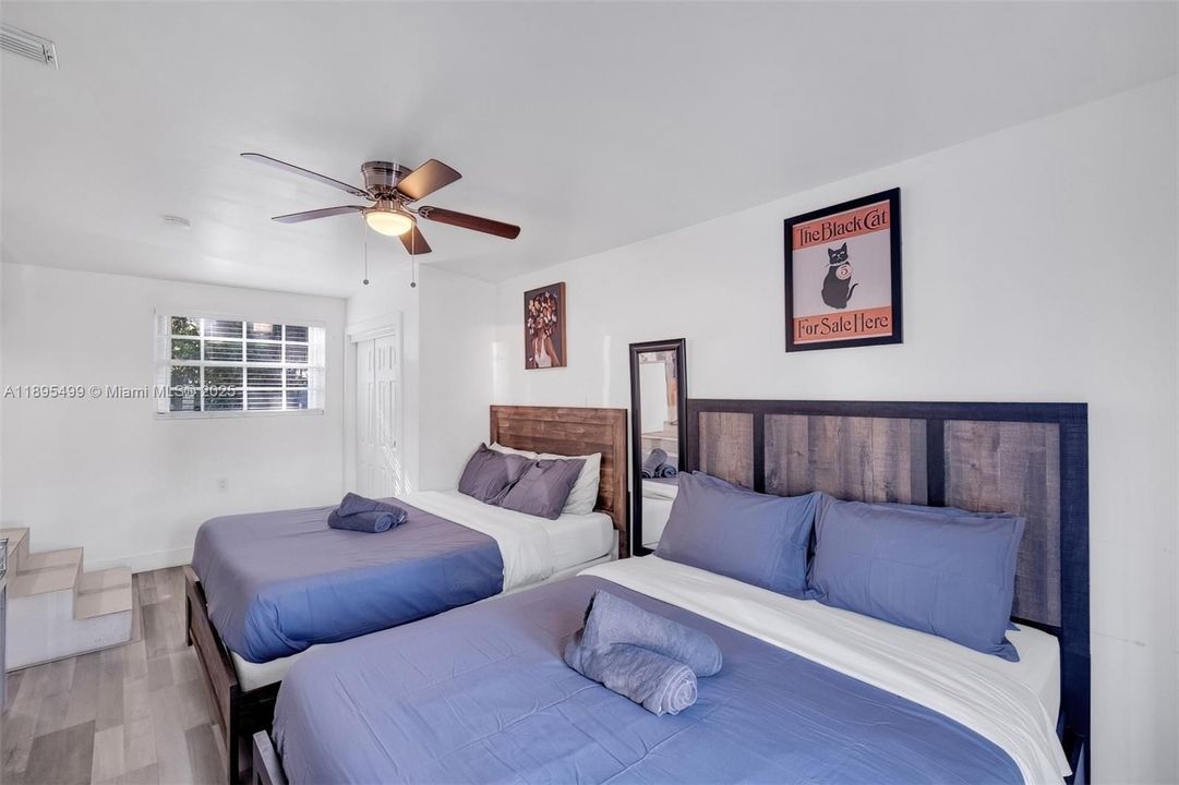 Active With Contract: $449,990 (3 beds, 1 baths, 1135 Square Feet)