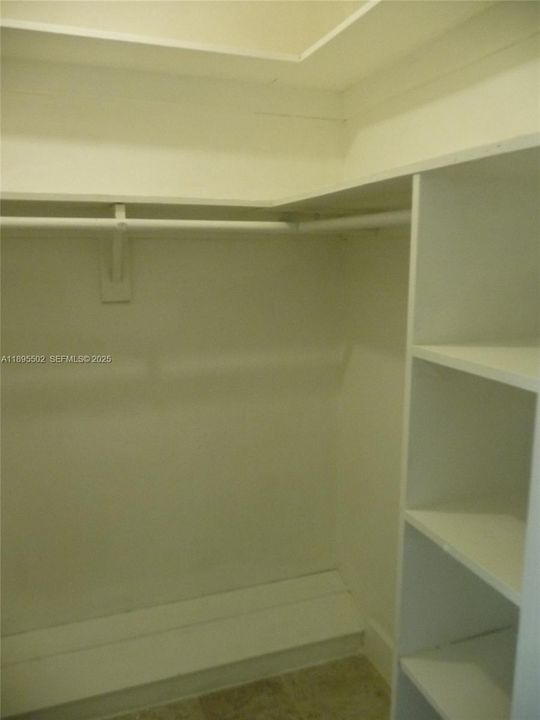 Active With Contract: $1,525 (0 beds, 1 baths, 400 Square Feet)