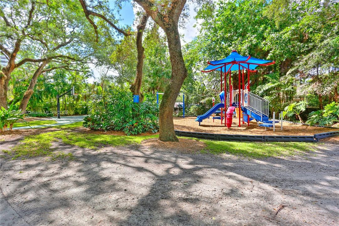 For Sale: $4,250,000 (3 beds, 3 baths, 2640 Square Feet)