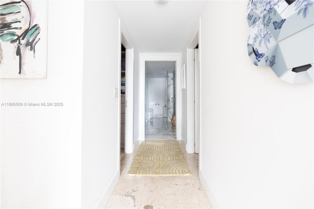 出租: $19,000 (3 贝兹, 3 浴室, 2640 平方英尺)