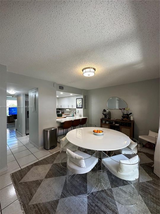 For Rent: $2,750 (2 beds, 1 baths, 1152 Square Feet)