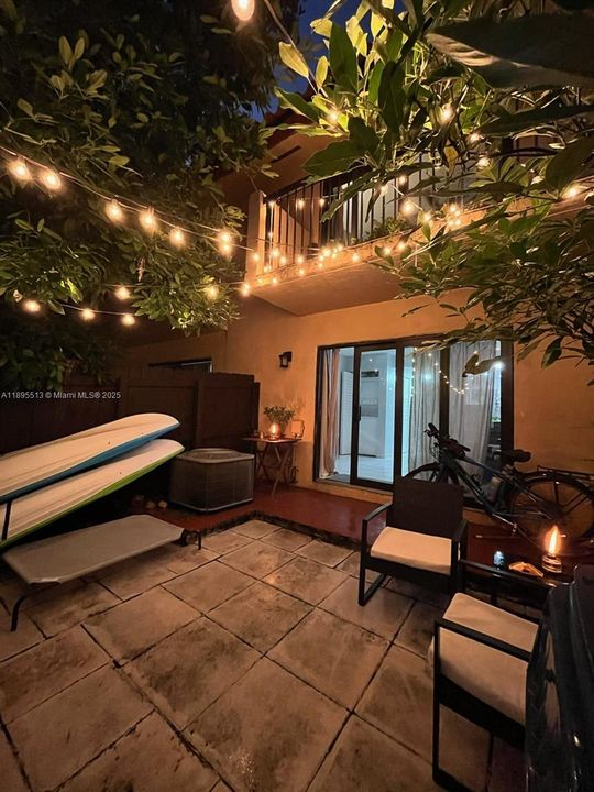 For Rent: $2,750 (2 beds, 1 baths, 1152 Square Feet)