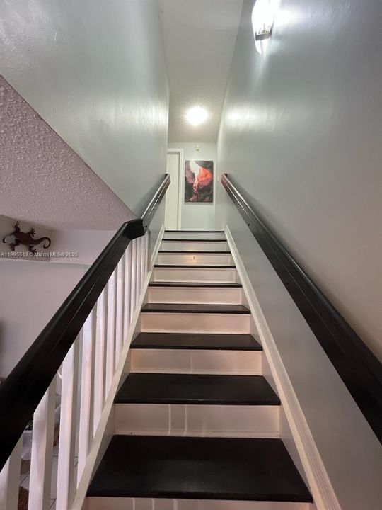 For Rent: $2,750 (2 beds, 1 baths, 1152 Square Feet)