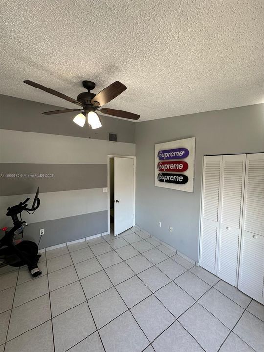 For Rent: $2,750 (2 beds, 1 baths, 1152 Square Feet)