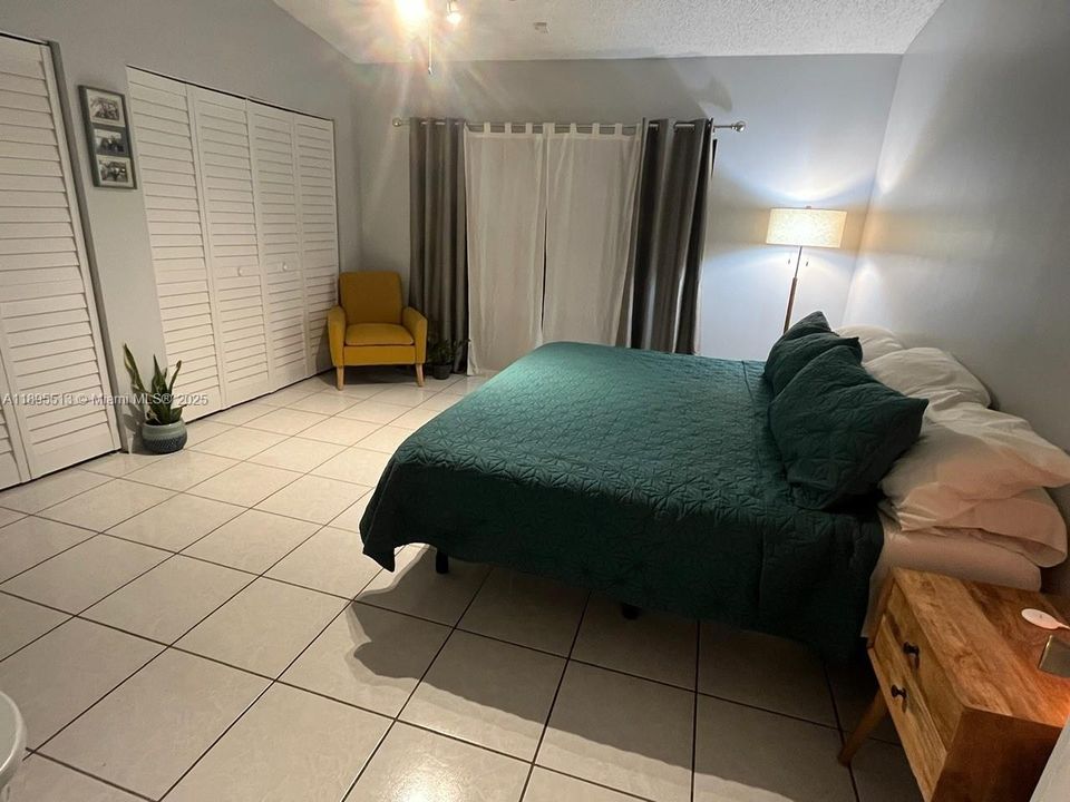 For Rent: $2,750 (2 beds, 1 baths, 1152 Square Feet)