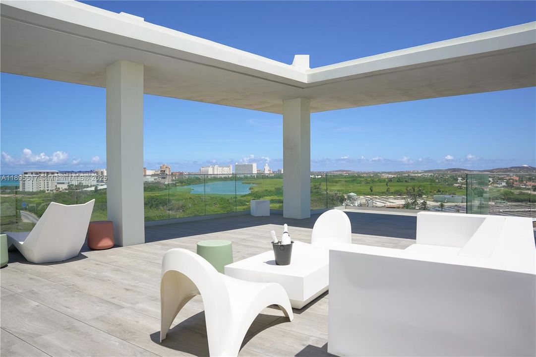 For Sale: $2,490,000 (3 beds, 3 baths, 2203 Square Feet)