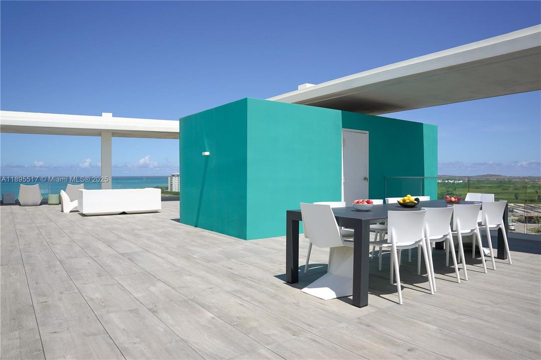 For Sale: $2,490,000 (3 beds, 3 baths, 2203 Square Feet)