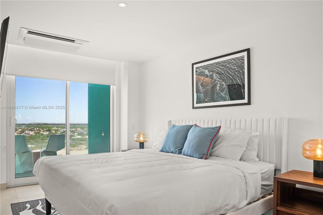 For Sale: $2,490,000 (3 beds, 3 baths, 2203 Square Feet)