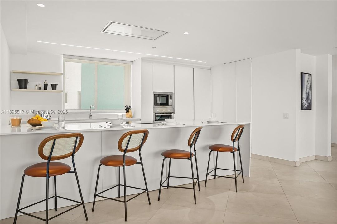 For Sale: $2,490,000 (3 beds, 3 baths, 2203 Square Feet)