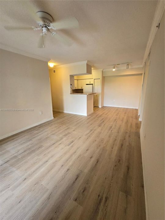 最近租的: $2,000 (1 贝兹, 1 浴室, 690 平方英尺)