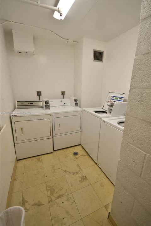 Vendido Recientemente: $155,000 (1 camas, 1 baños, 795 Pies cuadrados)