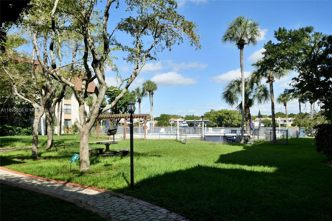 Vendido Recientemente: $155,000 (1 camas, 1 baños, 795 Pies cuadrados)