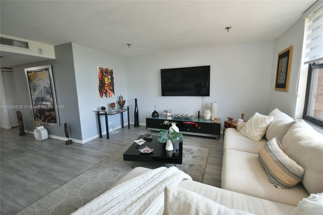 Vendido Recientemente: $155,000 (1 camas, 1 baños, 795 Pies cuadrados)