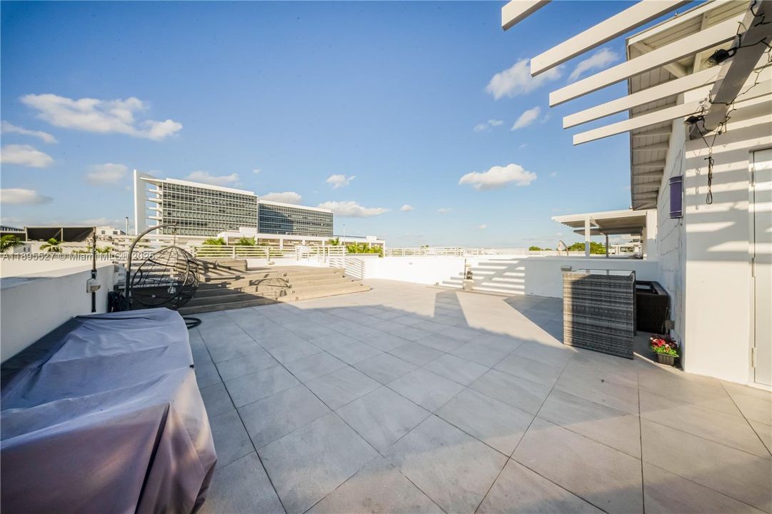 For Sale: $1,575,000 (4 beds, 4 baths, 3448 Square Feet)