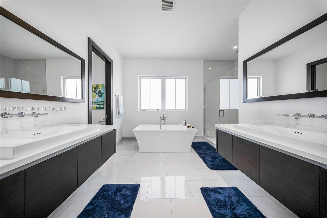 For Sale: $1,575,000 (4 beds, 4 baths, 3448 Square Feet)