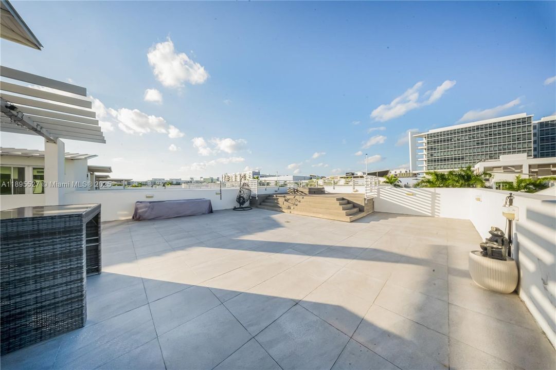 For Sale: $1,575,000 (4 beds, 4 baths, 3448 Square Feet)