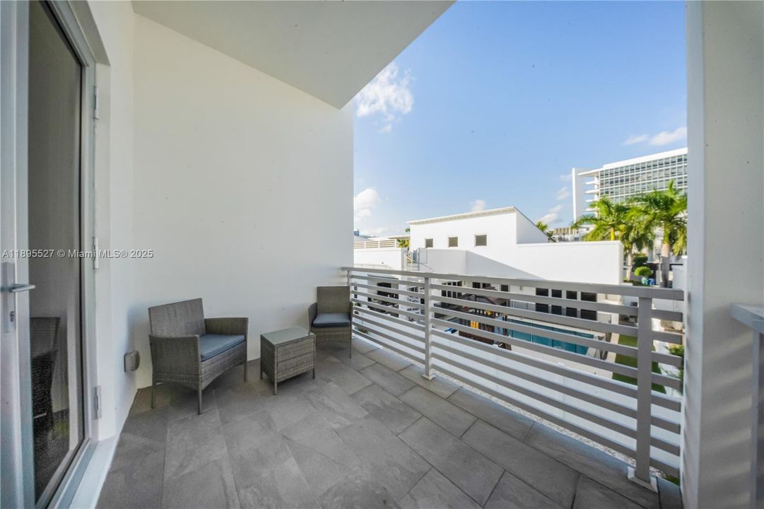 For Sale: $1,575,000 (4 beds, 4 baths, 3448 Square Feet)