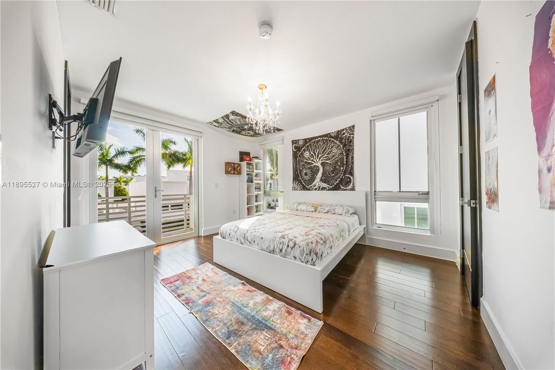 For Sale: $1,575,000 (4 beds, 4 baths, 3448 Square Feet)