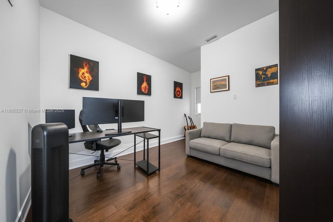 For Sale: $1,575,000 (4 beds, 4 baths, 3448 Square Feet)