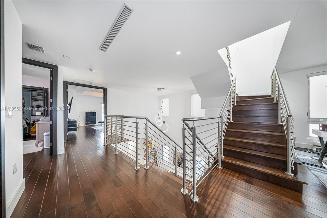 For Sale: $1,575,000 (4 beds, 4 baths, 3448 Square Feet)