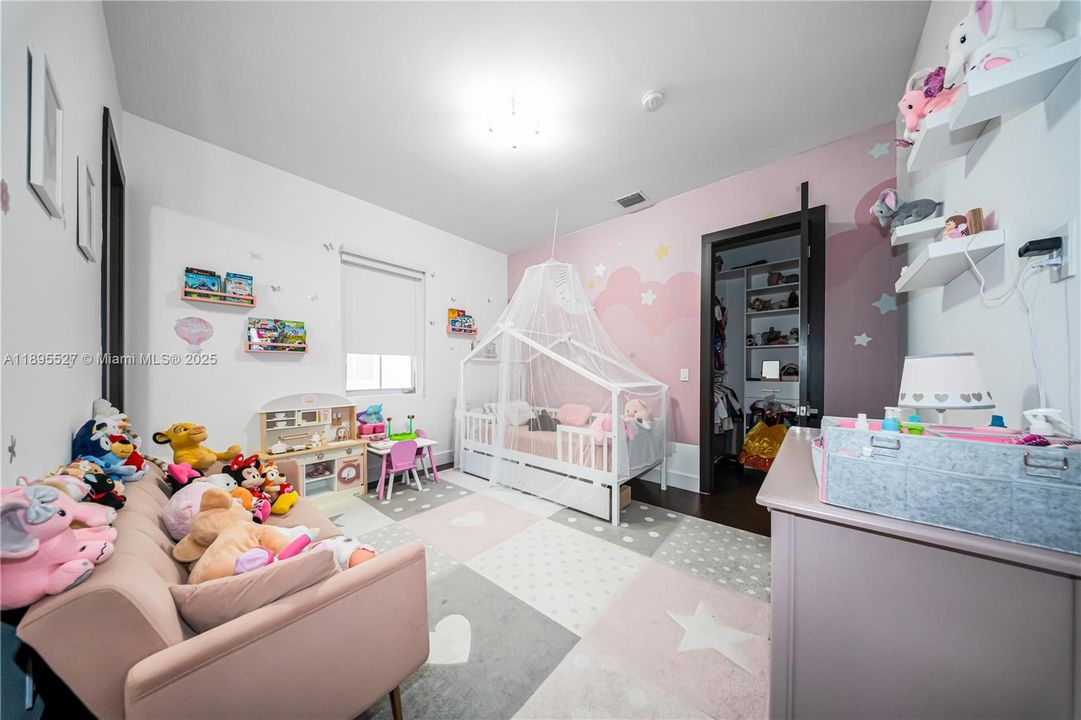 For Sale: $1,575,000 (4 beds, 4 baths, 3448 Square Feet)