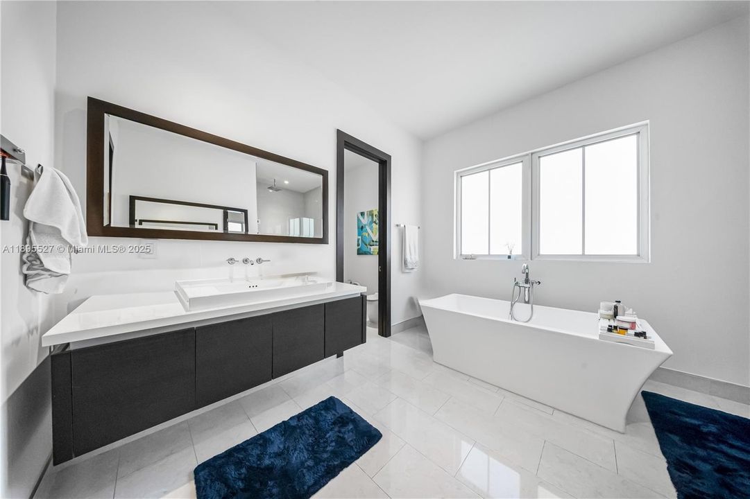 For Sale: $1,575,000 (4 beds, 4 baths, 3448 Square Feet)