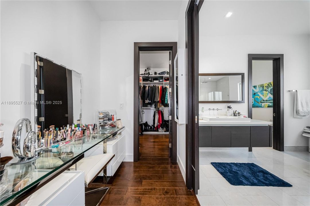 For Sale: $1,575,000 (4 beds, 4 baths, 3448 Square Feet)