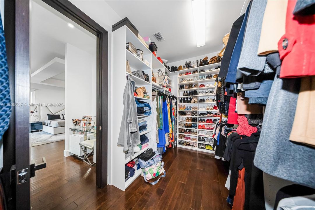 For Sale: $1,575,000 (4 beds, 4 baths, 3448 Square Feet)