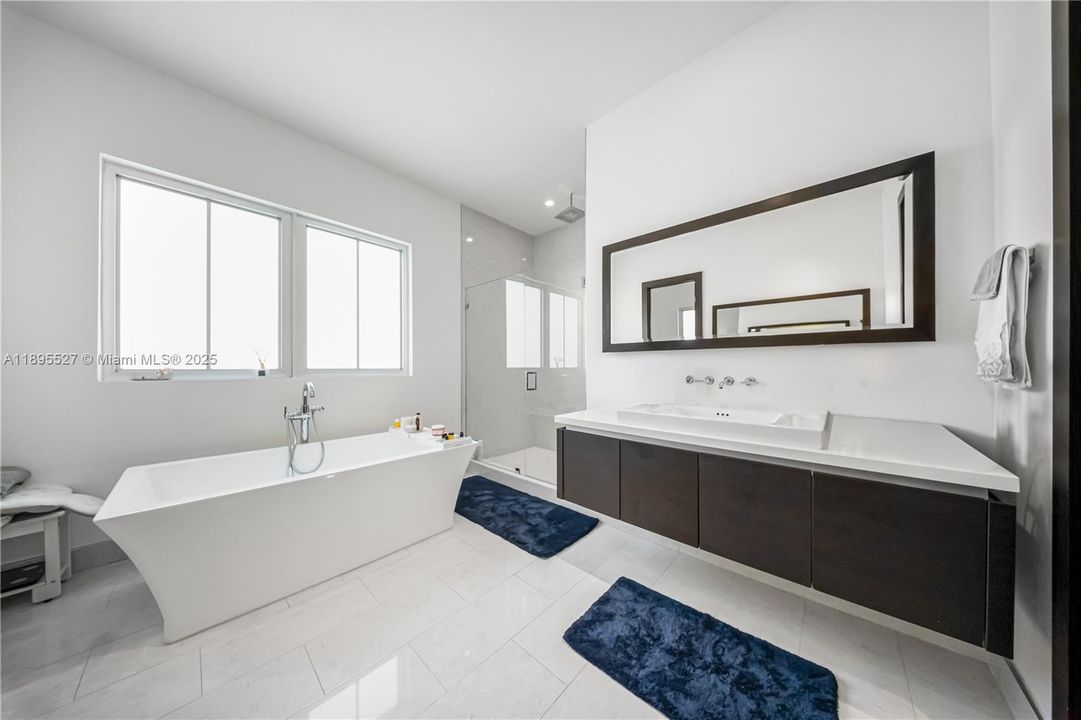 For Sale: $1,575,000 (4 beds, 4 baths, 3448 Square Feet)