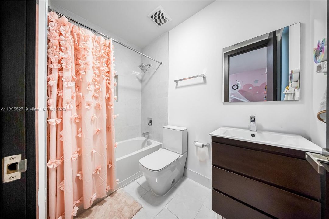 For Sale: $1,575,000 (4 beds, 4 baths, 3448 Square Feet)