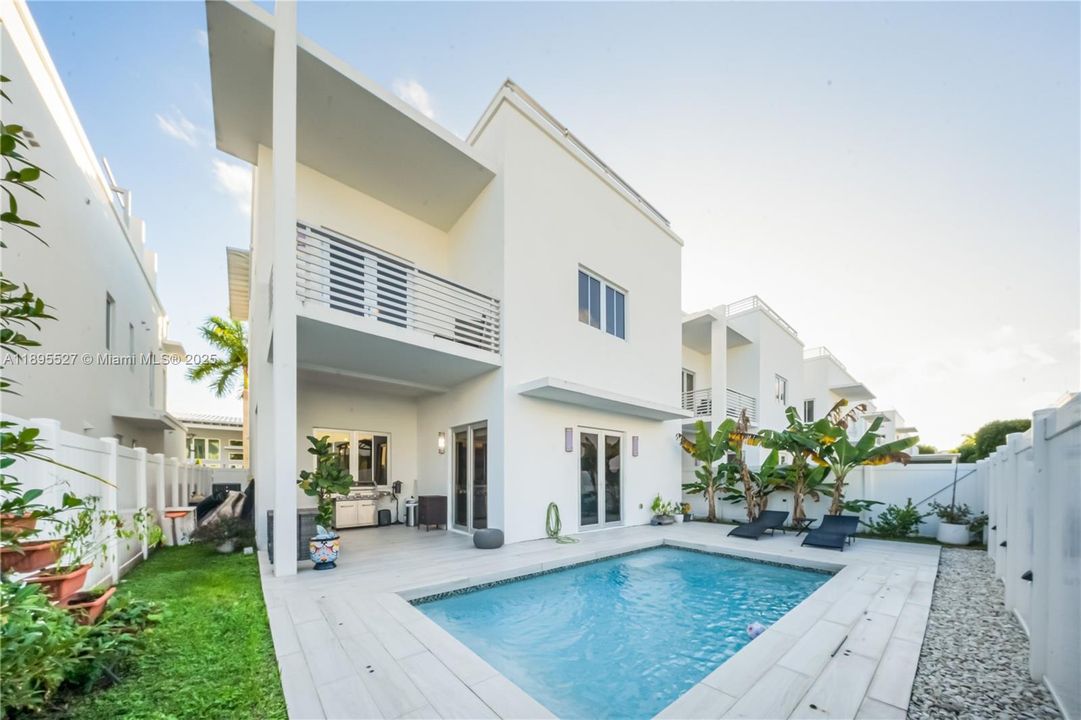 For Sale: $1,575,000 (4 beds, 4 baths, 3448 Square Feet)