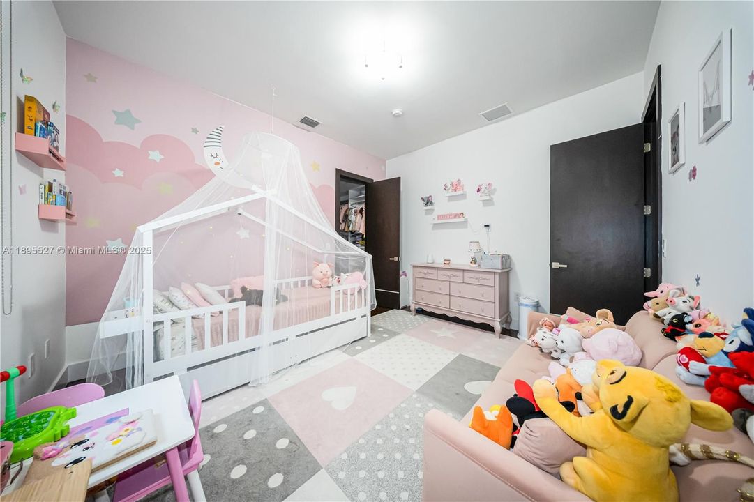 For Sale: $1,575,000 (4 beds, 4 baths, 3448 Square Feet)