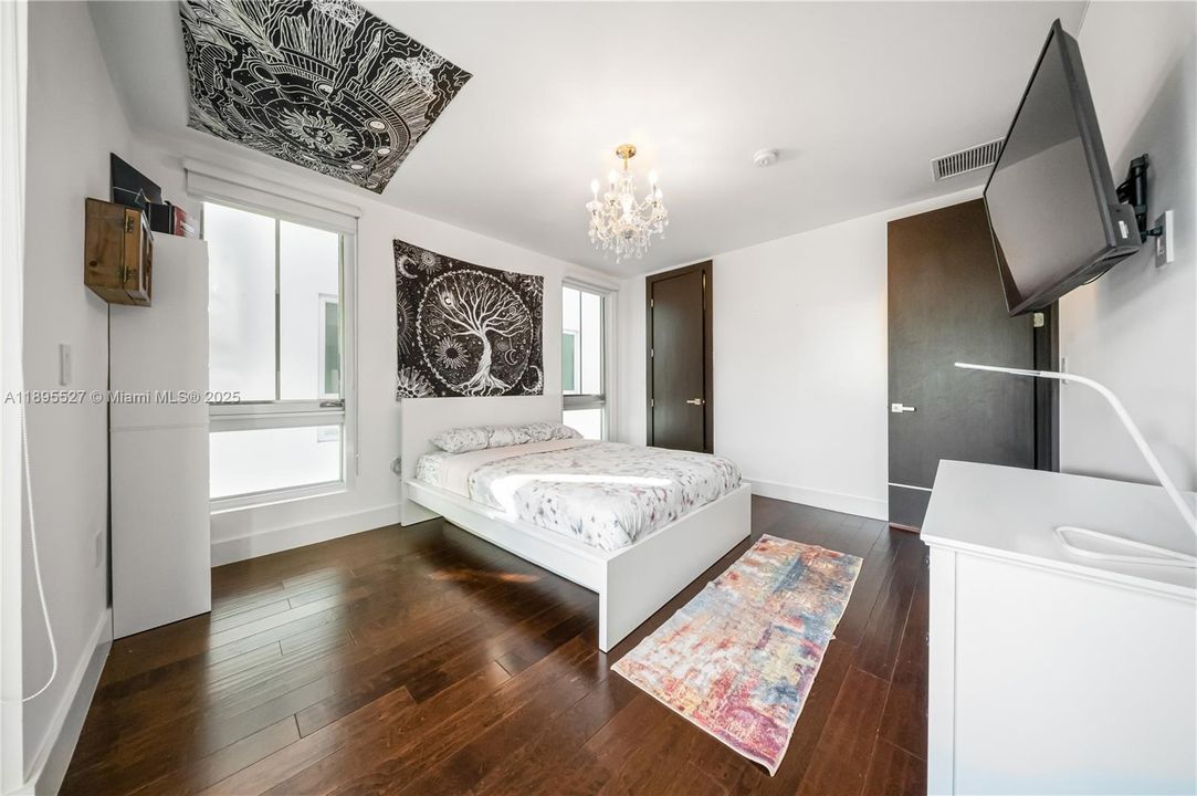 For Sale: $1,575,000 (4 beds, 4 baths, 3448 Square Feet)