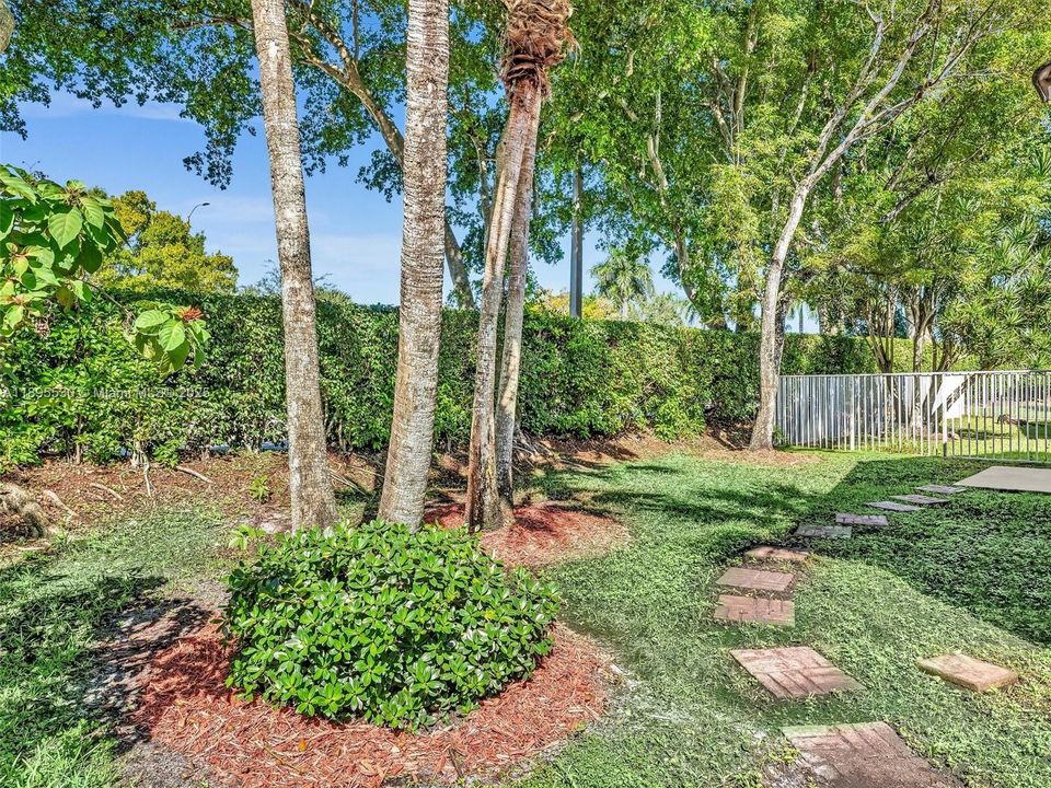 На продажу: $669,000 (3 спален, 2 ванн, 1615 Квадратных фут)