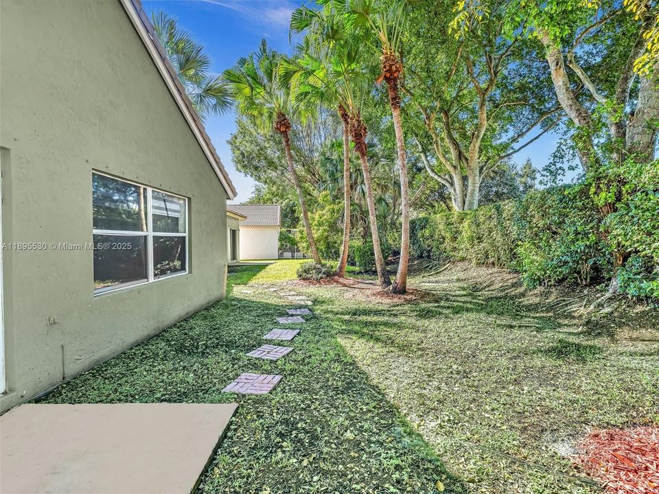 На продажу: $669,000 (3 спален, 2 ванн, 1615 Квадратных фут)