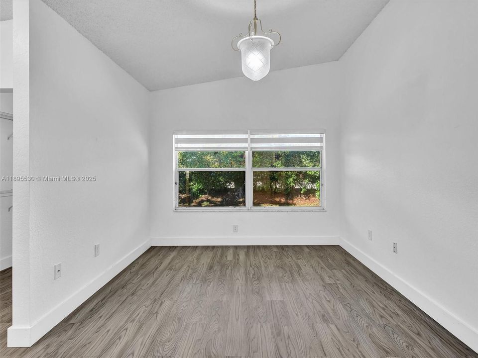 На продажу: $669,000 (3 спален, 2 ванн, 1615 Квадратных фут)