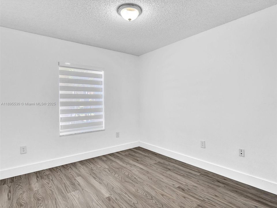 На продажу: $669,000 (3 спален, 2 ванн, 1615 Квадратных фут)