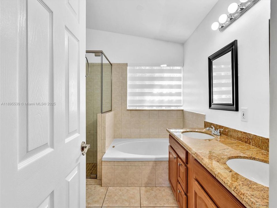 На продажу: $669,000 (3 спален, 2 ванн, 1615 Квадратных фут)