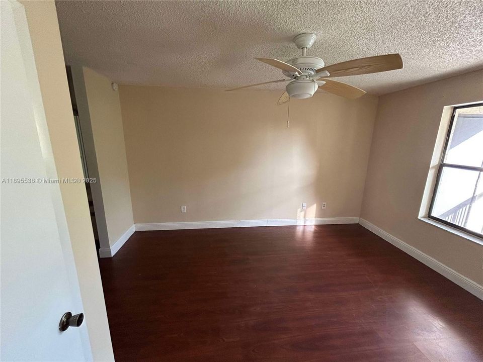 Activo con contrato: $1,550 (1 camas, 1 baños, 620 Pies cuadrados)