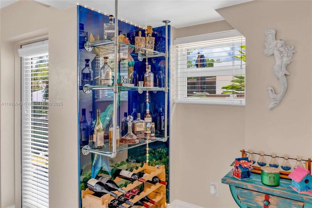 На продажу: $1,199,000 (2 спален, 2 ванн, 1315 Квадратных фут)