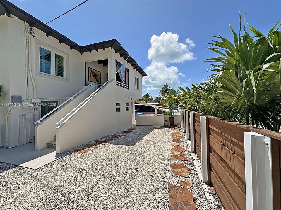 На продажу: $1,199,000 (2 спален, 2 ванн, 1315 Квадратных фут)