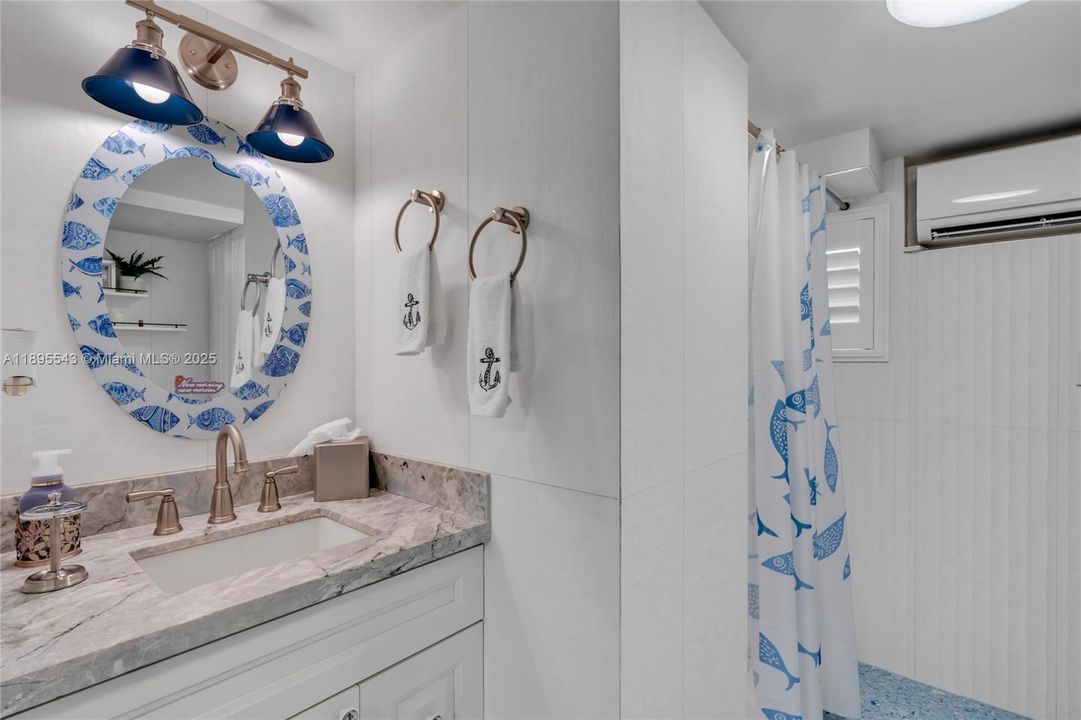 На продажу: $1,199,000 (2 спален, 2 ванн, 1315 Квадратных фут)