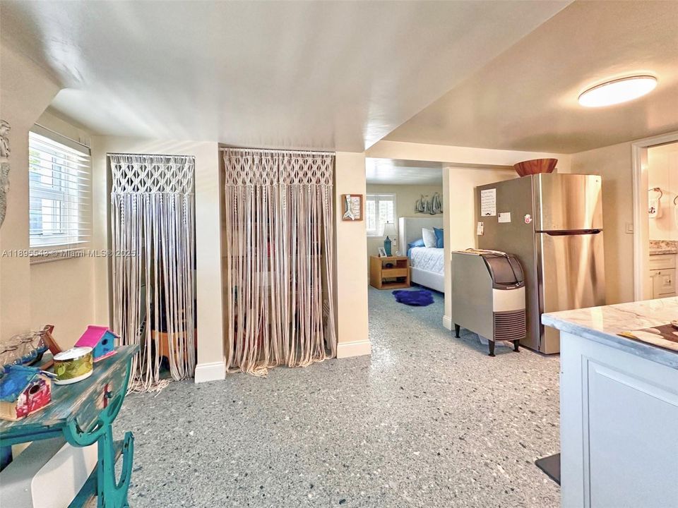 На продажу: $1,199,000 (2 спален, 2 ванн, 1315 Квадратных фут)